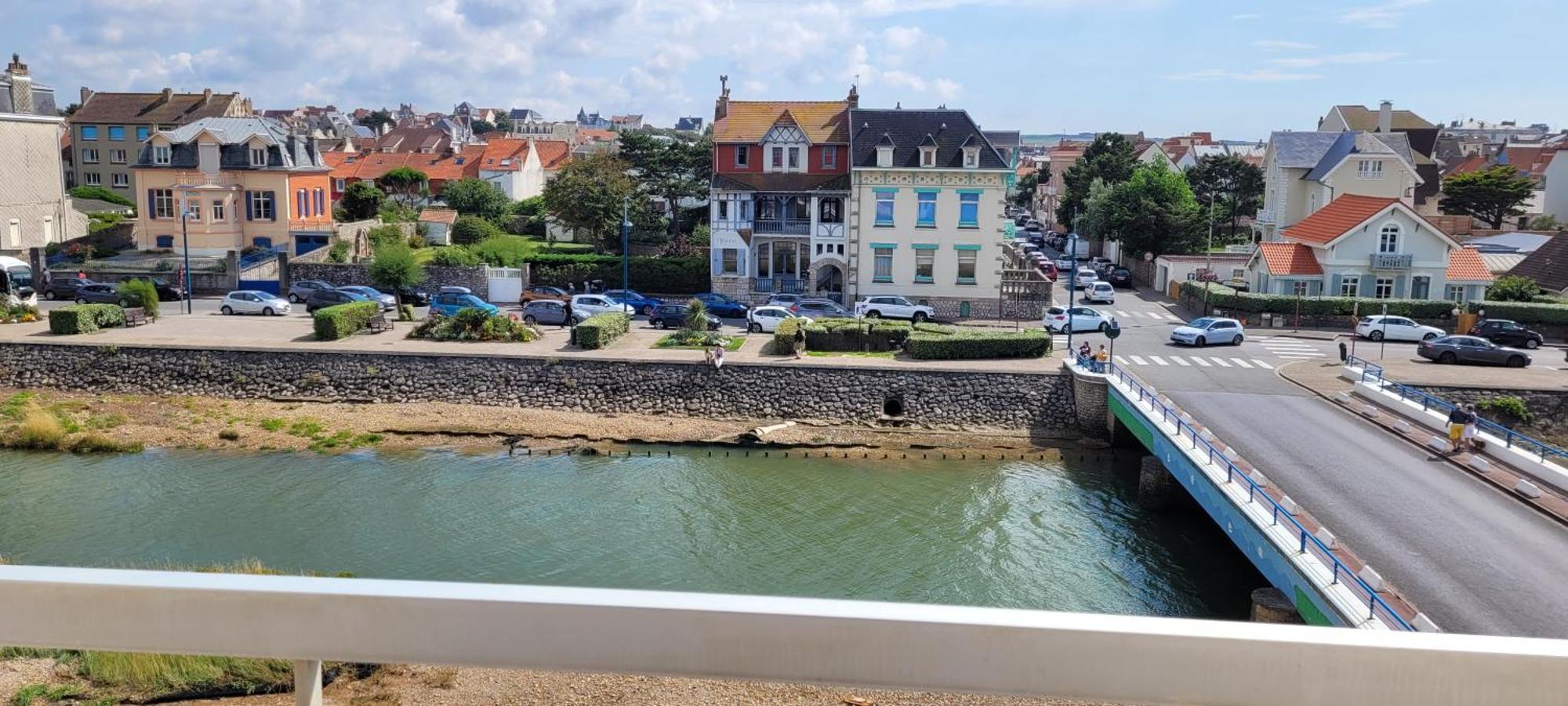 Une Jolie Vue - Appt 2 Pieces Vue Mer Balcon Sud Wimereux Exterior photo